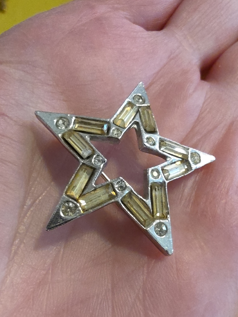"Unmarked Beauty" - Likely a Vintage B. David Open Star Rhinestone Brooch